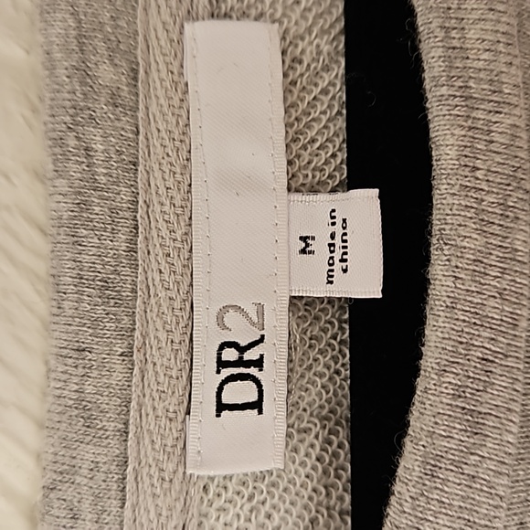 DR2 Ruffle Sleeve top - Picture 3 of 4